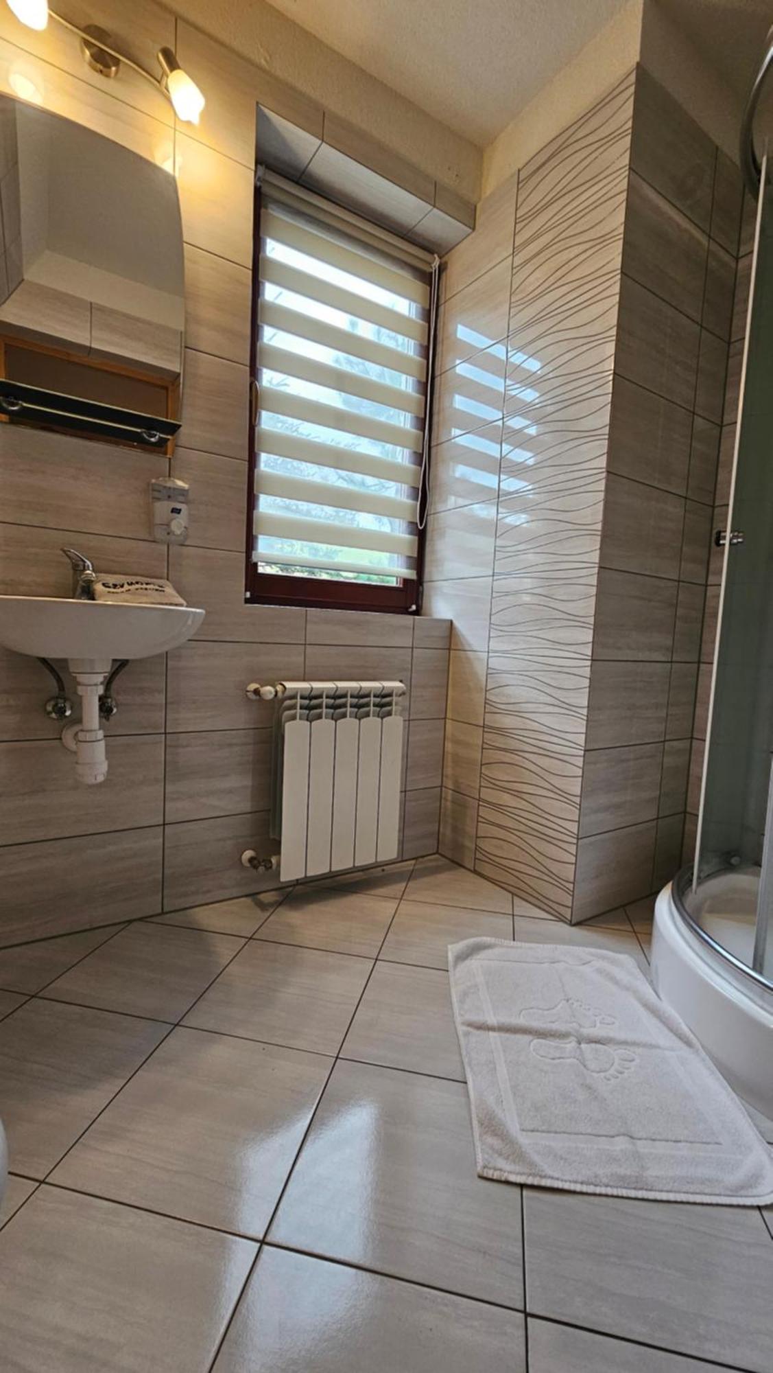Hotel Pg Szymonek Małe Ciche Zewnętrze zdjęcie