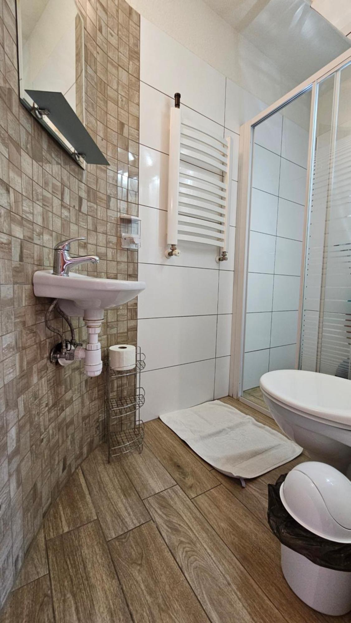 Hotel Pg Szymonek Małe Ciche Zewnętrze zdjęcie