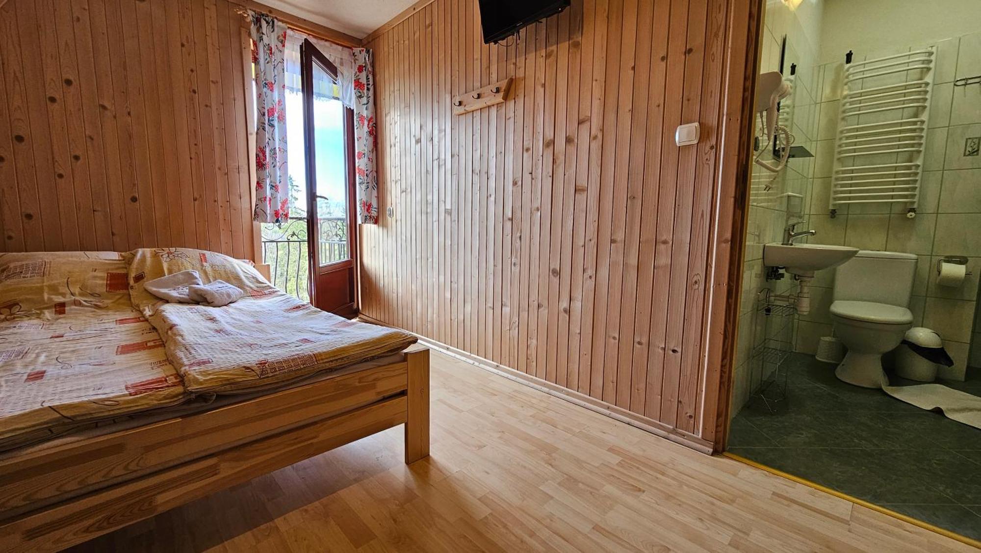 Hotel Pg Szymonek Małe Ciche Zewnętrze zdjęcie